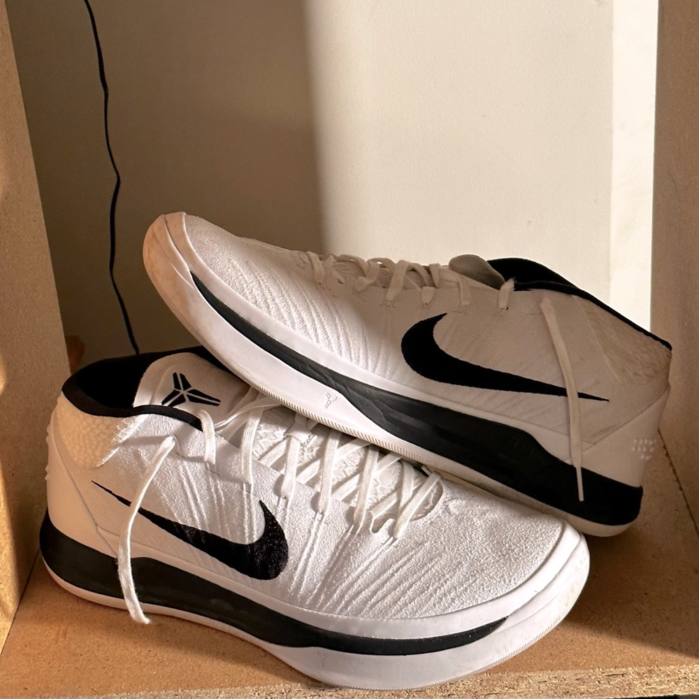 White Nike shoes